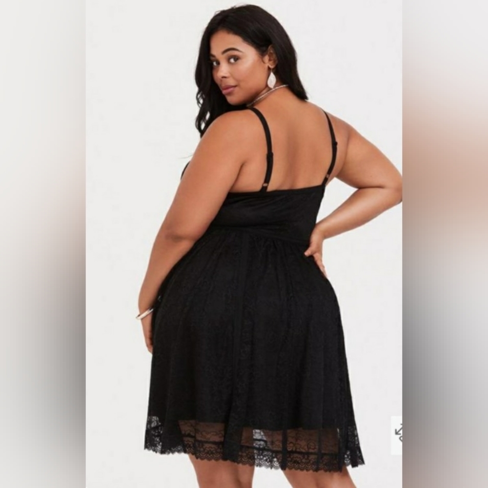 Torrid size 1 Lace and velvet black skater dress